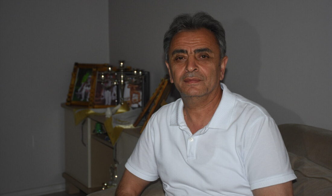 - Afyonkarahisar'da yaşayan otizmli Samet Ege Yürekli, notalara olan ilgisini