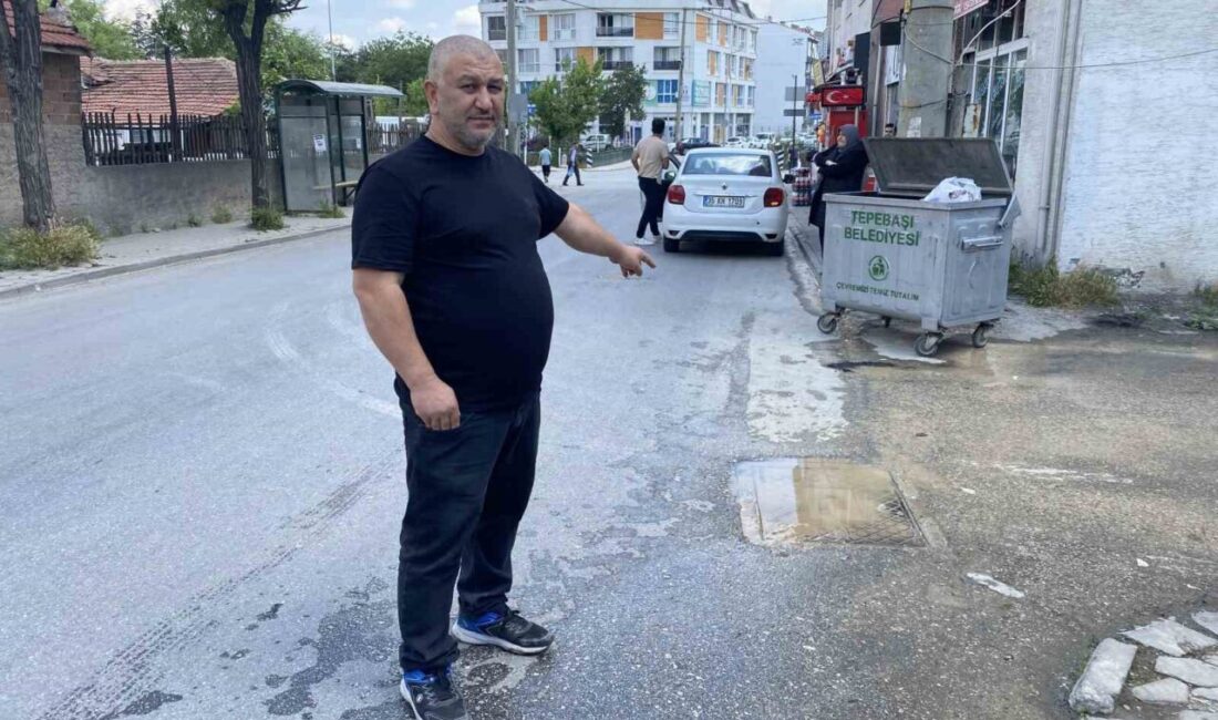 Eskişehir’in Yeşiltepe mahallesi halkı, şehir şebeke sistemindeki patlak nedeniyle yaklaşık