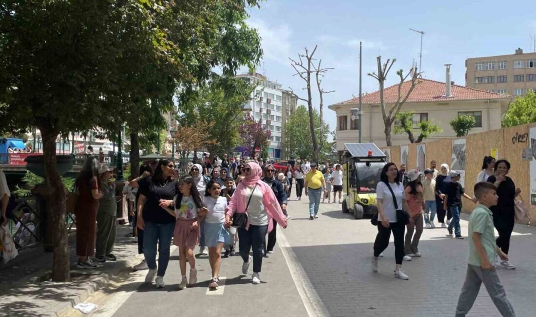 Eskişehir’de hava sıcaklıklarının yükselmesiyle birlikte hafta sonu Adalar Mevki ve