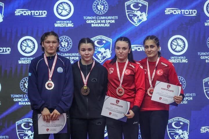 Antalya’daki U17 Zafer Kupası’nda Afyonkarahisarlı sporcular 3 madalya kazandı. Antalya’nın