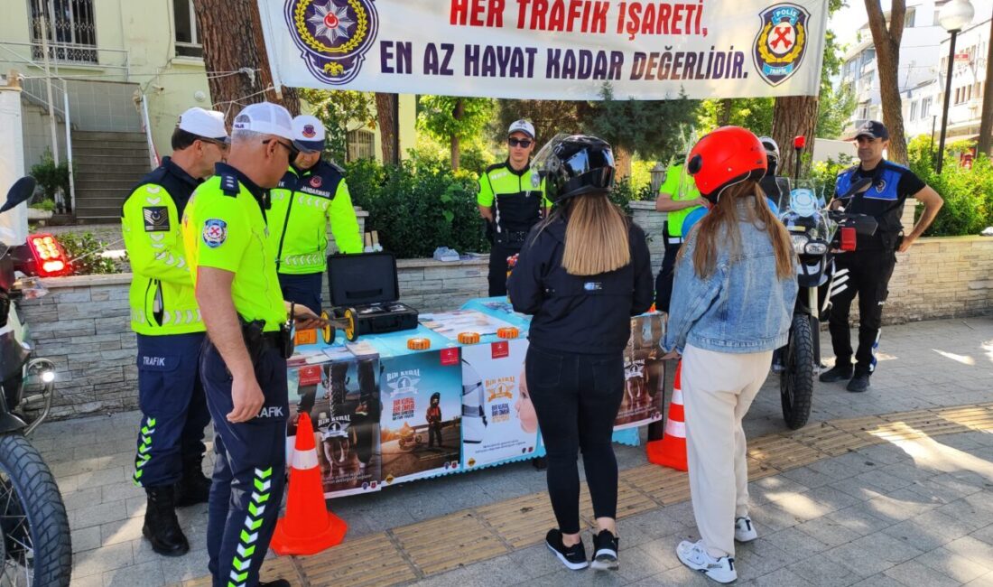 İZMİR (AA) – İzmir'in Tire ilçesinde Karayolu Trafik Güvenliği Günü