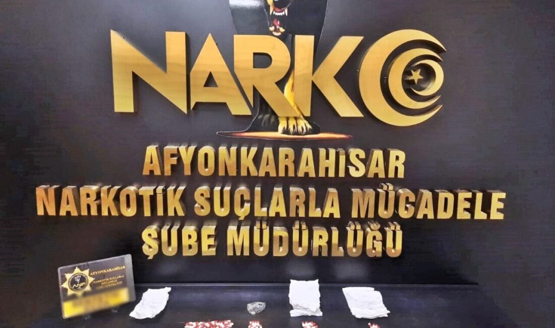 Afyonkarahisar’da torbacı diye adlandırılan uyuşturucu satıcılarına yönelik polis tarafından yapılan