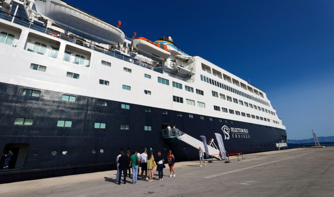 - Misafirlerine sunduğu imkanlar ve konforuyla ilgi gören turistik yolcu