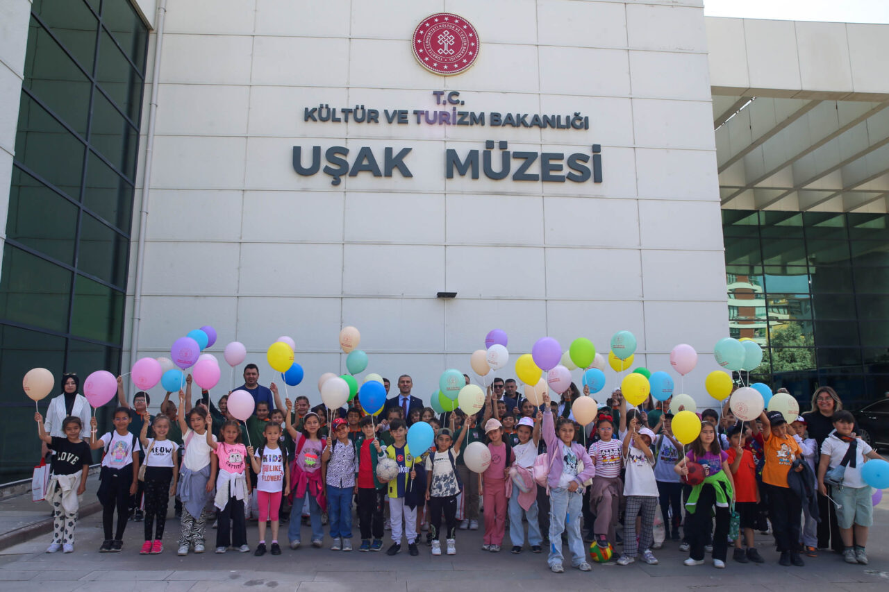 UŞAK (AA) – Uşak Müzesi'nde, Müzeler Haftası dolayısıyla etkinlik gerçekleştirildi.