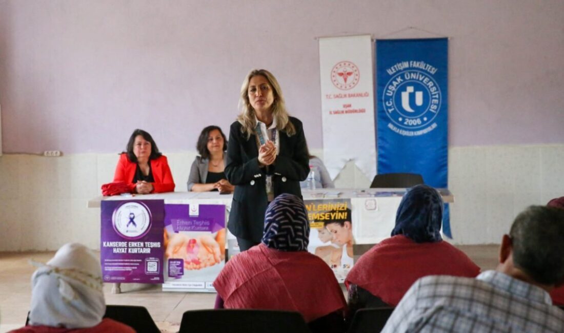 UŞAK (AA) – Uşak'ta, üniversite öğrencileri, sağlık çalışanlarıyla köylerde ilk