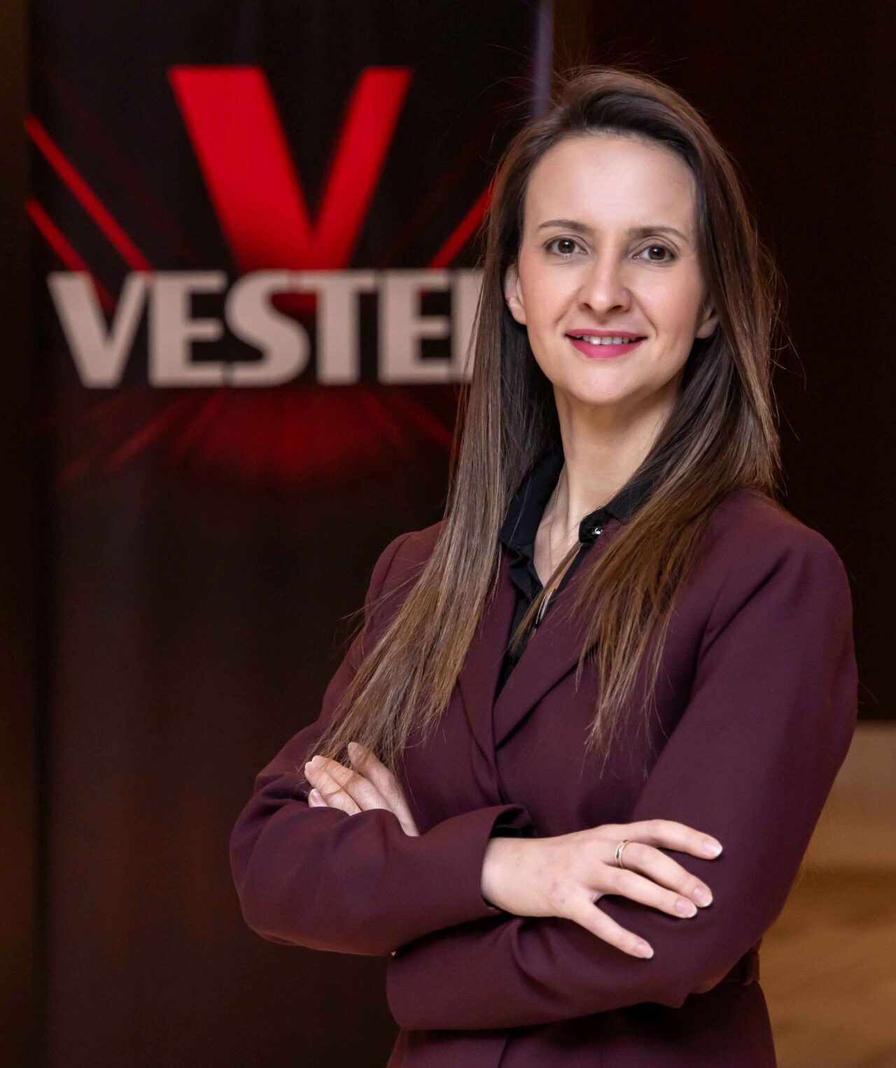 - Vestel Pazarlama Genel Müdürü Duygu Badem Uylukçuoğlu:
- "Ülkemizi muhasır
