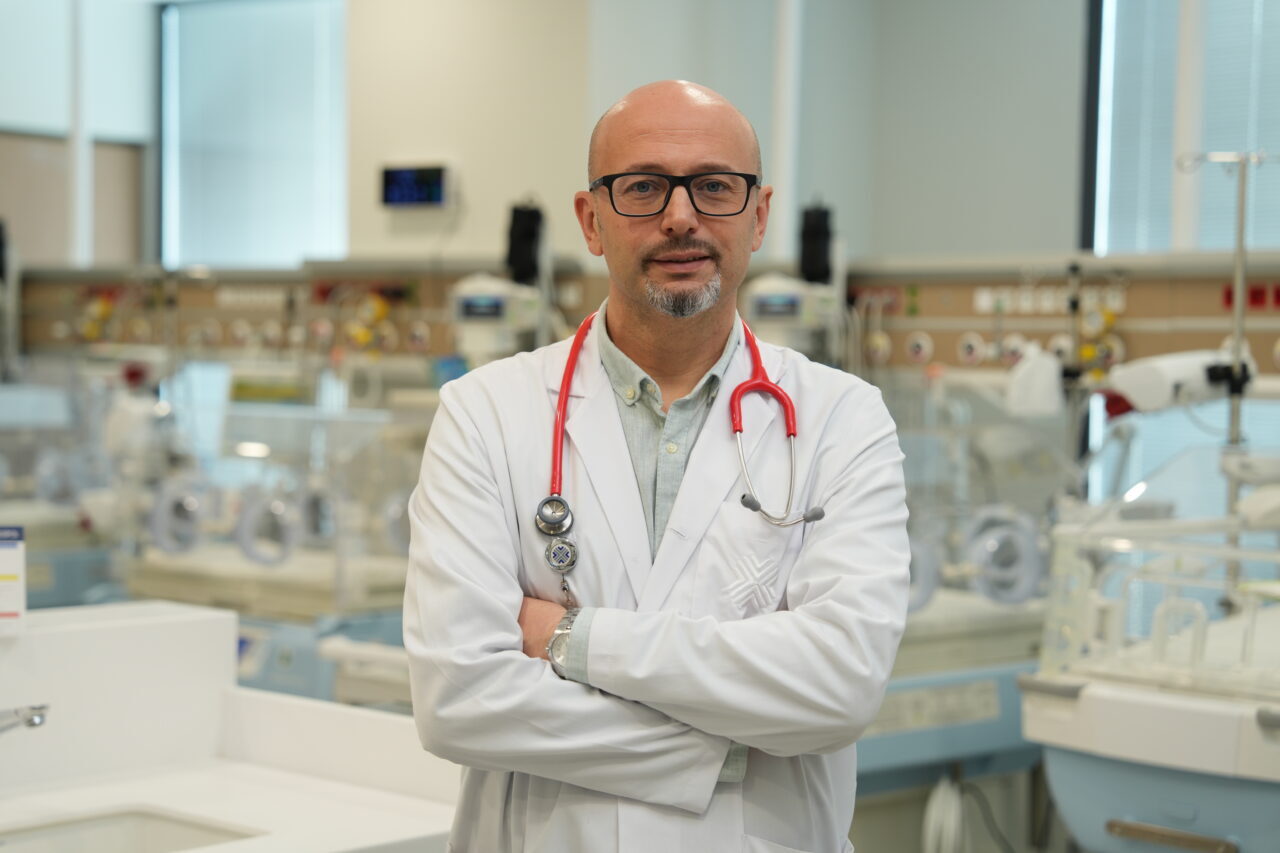 - Medipol Acıbadem Bölge Hastanesi'nden Yenidoğan Uzmanı Doç. Dr. Ahmet
