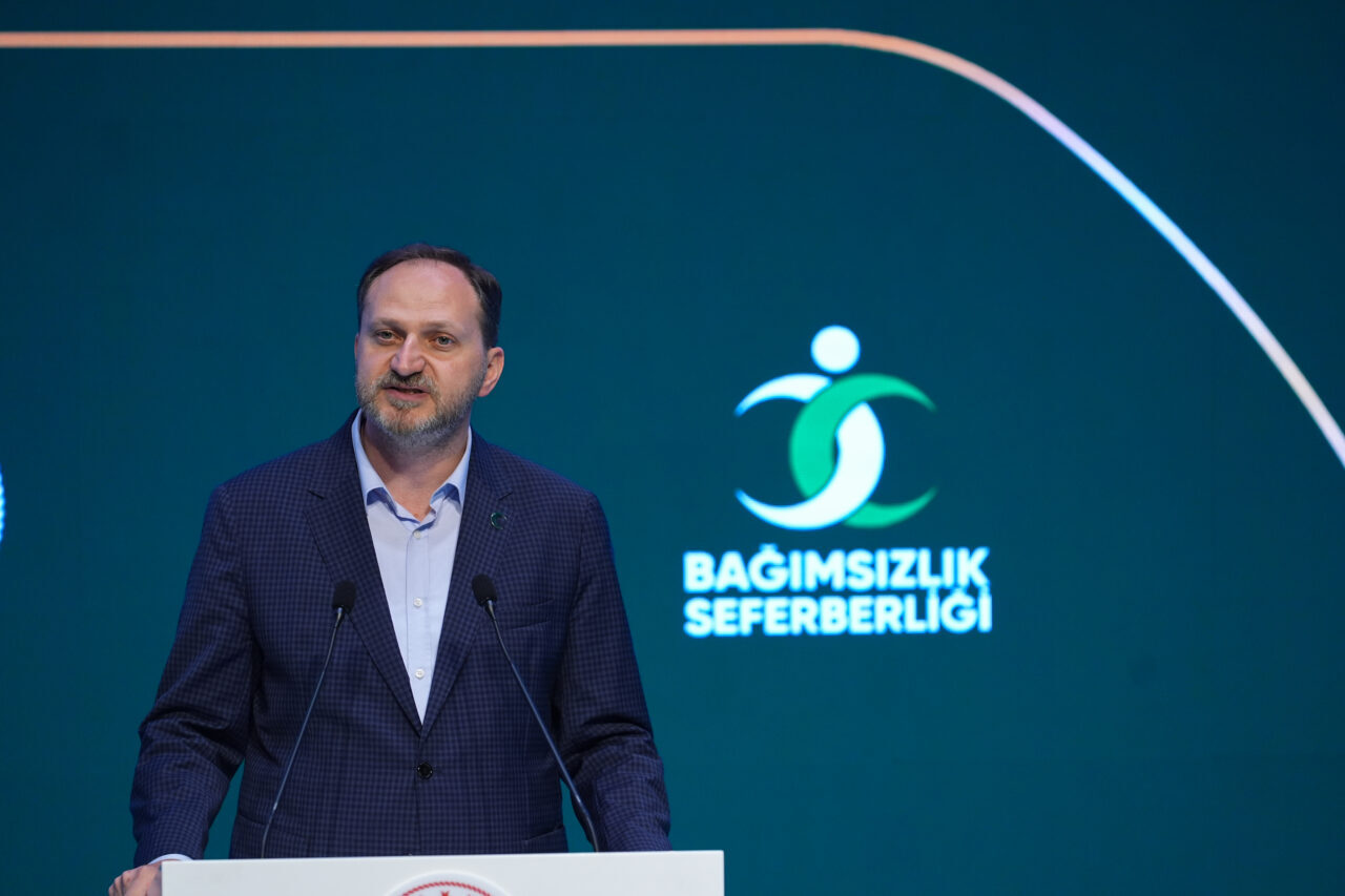 - AK Parti Genel Sekreteri Eyyüp Kadir İnan:
- "Şehrimizin (İzmir)