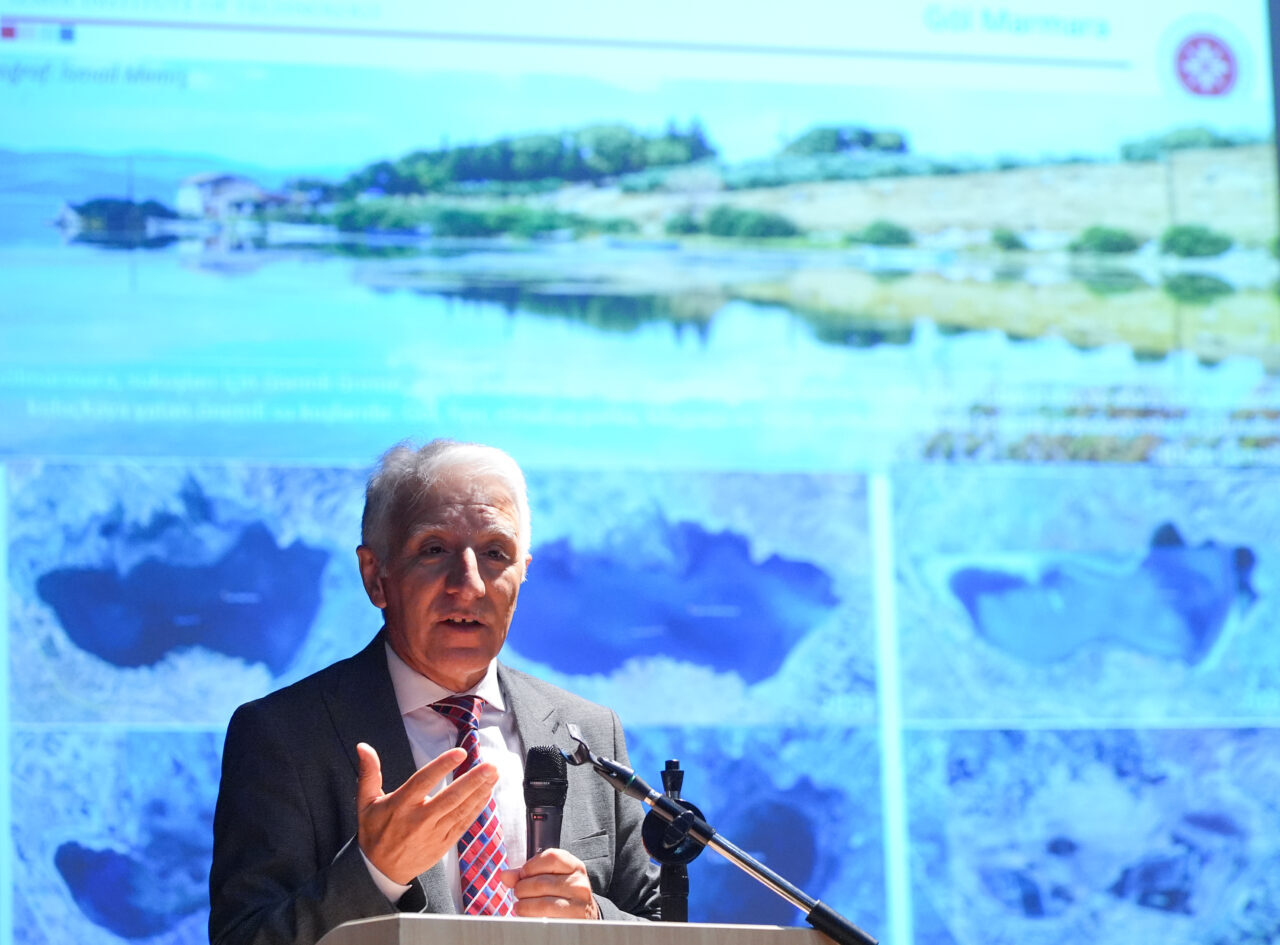 İZMİR (AA) – İzmir'de, Doğa Derneği ve İzmir Yüksek Teknoloji