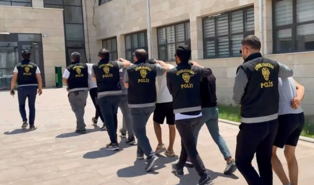 AFYONKARAHİSAR (AA) – Afyonkarahisar'da kablo hırsızlığı yaptıkları iddiasıyla gözaltına alınan