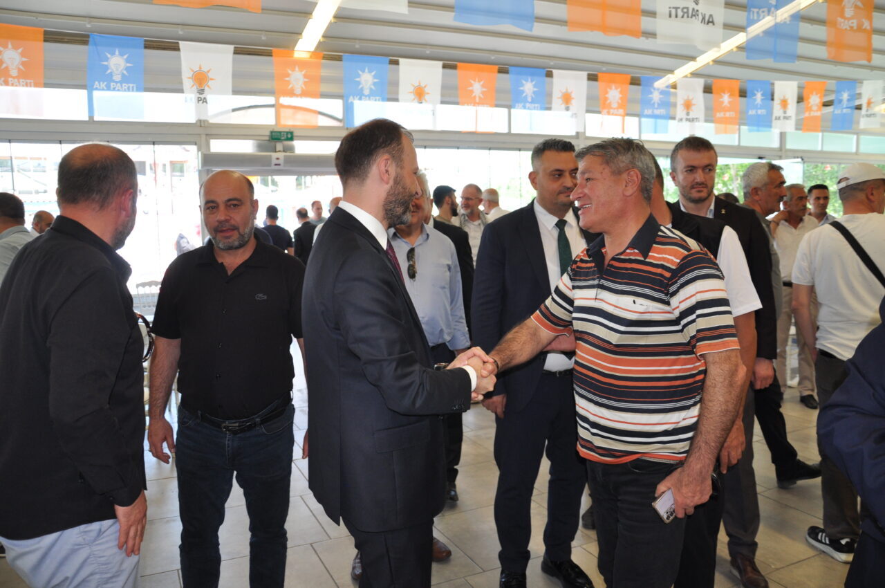 KÜTAHYA (AA) – Kütahya'da AK Parti İl Başkanlığı Kurban Bayramı