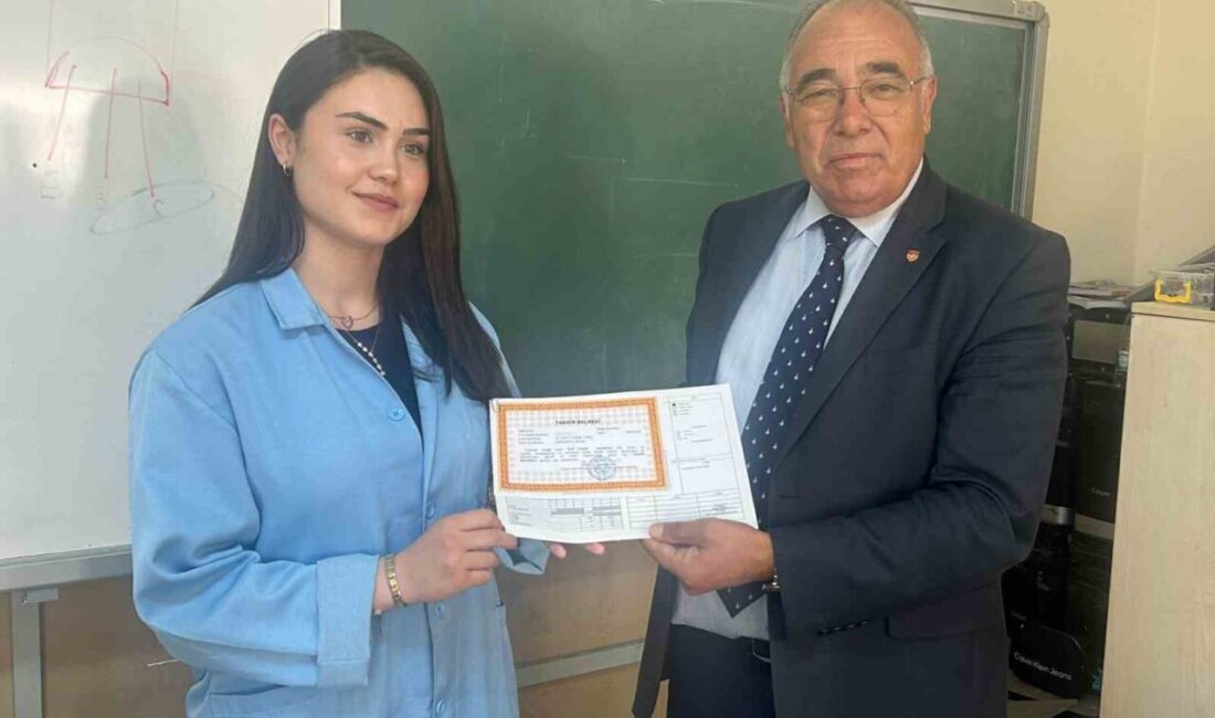 Eskişehir’de Anadolu Lisesinde geçirdiği 3 dönemin ardından tercih ettiği Yunus
