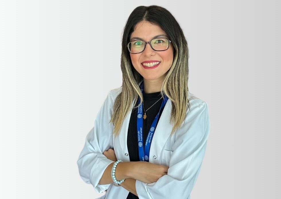 - Bayındır İçerenköy Hastanesi Beslenme ve Diyetetik Bölümü'nden Diyetisyen Burcu