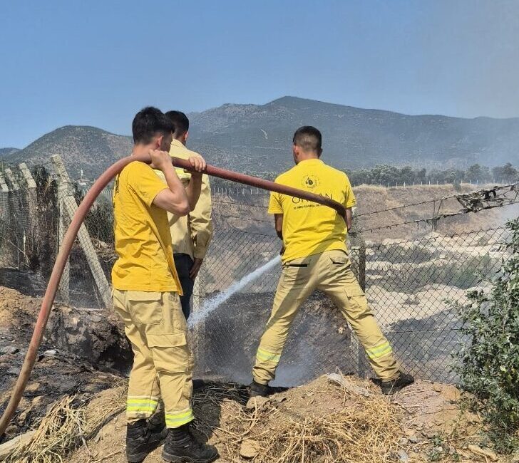 İZMİR (AA) – İzmir'in Bayındır ilçesinde çöp alanında çıkan yangın