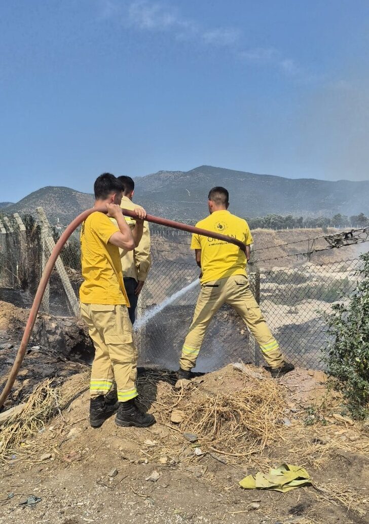 İZMİR (AA) – İzmir'in Bayındır ilçesinde çöp alanında çıkan yangın