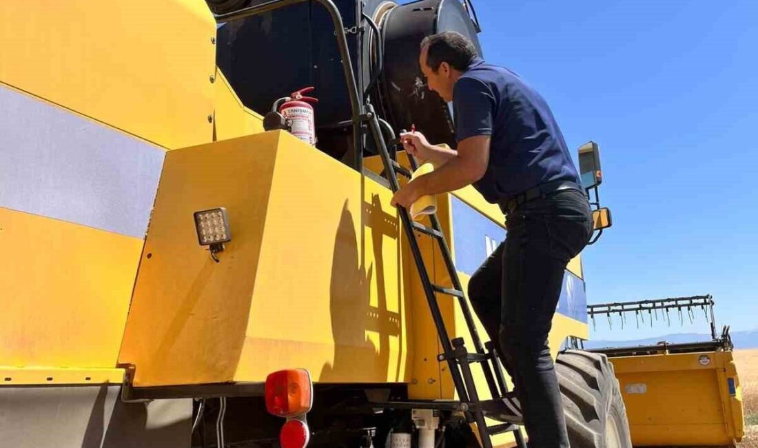 Afyonkarahisar’ın Evciler ilçesinde hububat da ki verimliliği arttırmak amacıyla biçerdöveler