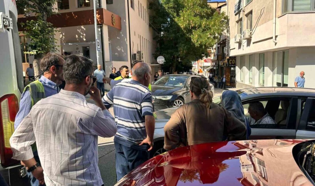 Bilecik’te meydana gelen trafik kazasında otomobilin çarptığı yaya yaralandı. Alınan