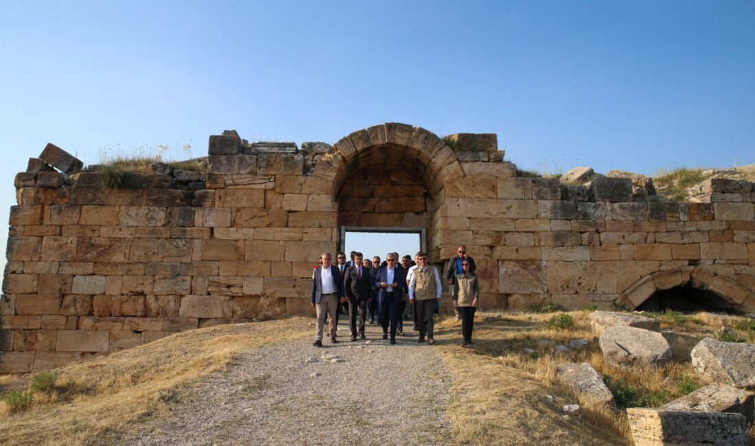 UŞAK (AA) – Uşak'ın Ulubey ilçesinde Blaundos Antik Kenti'nde 2025