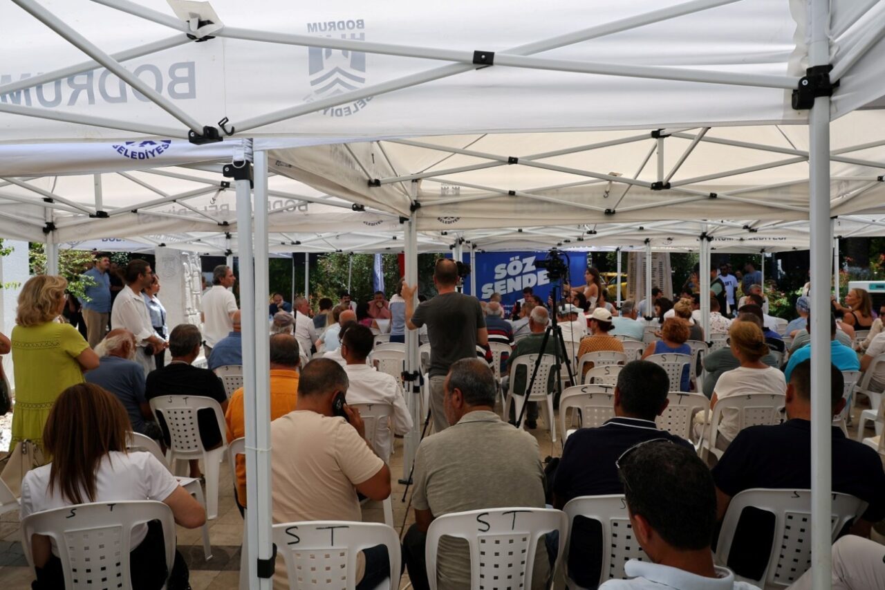 MUĞLA (AA) – Bodrum Belediye Başkanı Tamer Mandalinci, halk buluşmaları