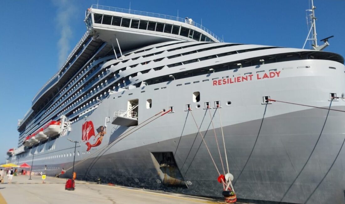 MUĞLA (AA) – Bahamalar bayraklı "Resilient Lady" kruvaziyeri, 2 bin