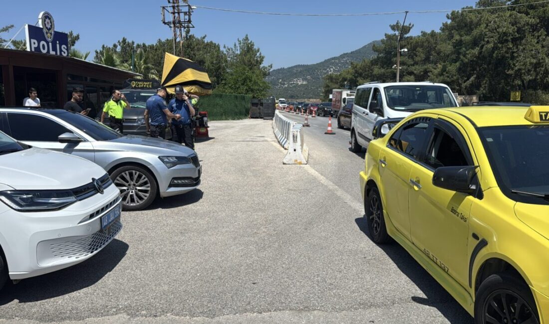 MUĞLA (AA) – Muğla'nın Bodrum ilçesinde, durdurulan takside 5 düzensiz