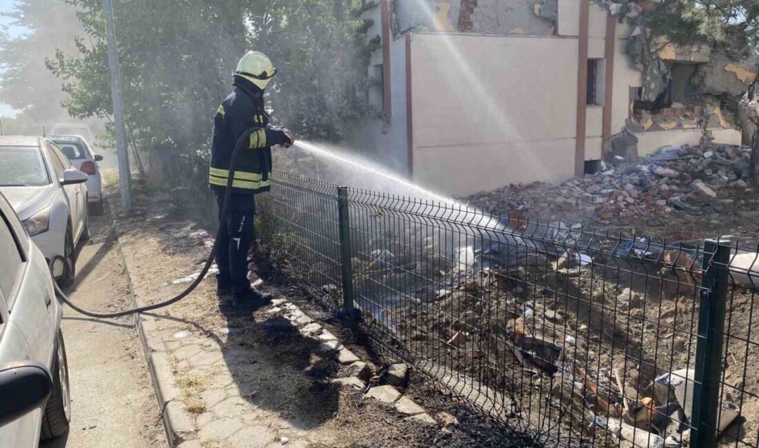 Eskişehir’de boş arazide çıkan yangın itfaiye ekiplerinin müdahalesiyle kısa sürede