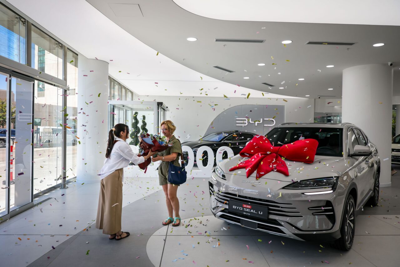 - BYD SEAL U, 20 bininci teslimatla birlikte model, markanın