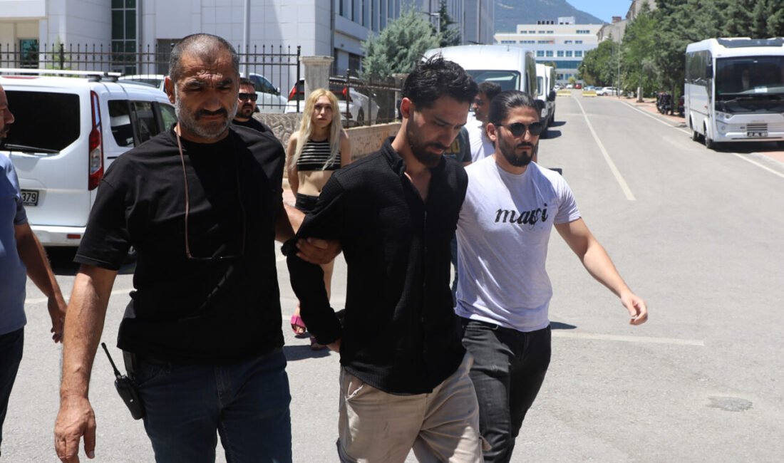 DENİZLİ (AA) – Denizli'nin Pamukkale ilçesinde çıkan bıçaklı kavgada 1
