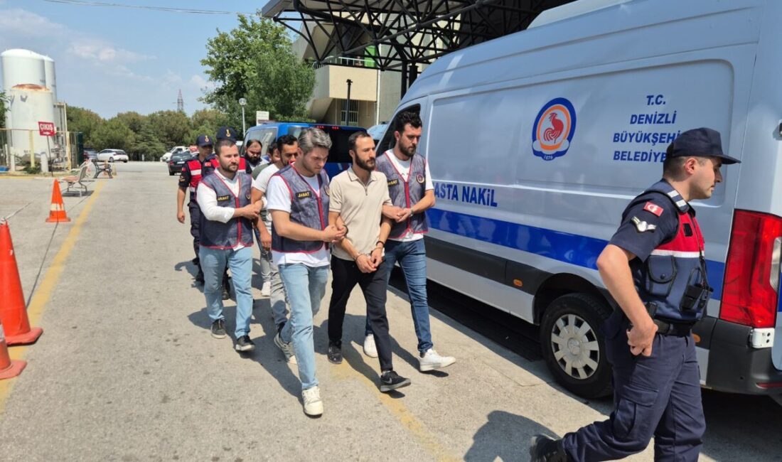 DENİZLİ (AA) – Denizli'nin Pamukkale ilçesinde bir fabrikadan malzeme çaldıkları