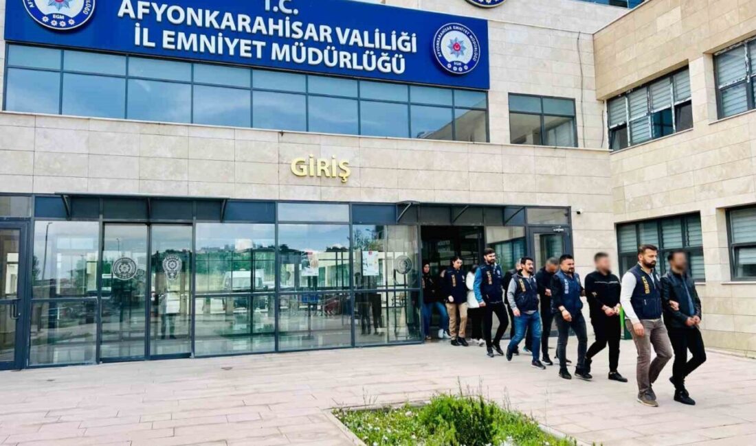 Afyonkarahisar merkezli 8 kentte dolandırıcılara yönelik gerçekleştirilen eş zamanlı operasyonlarda