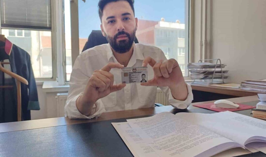 Afyonkarahisar’da görev yapan avukat, kendi fotoğrafı kullanılarak başka bir isim