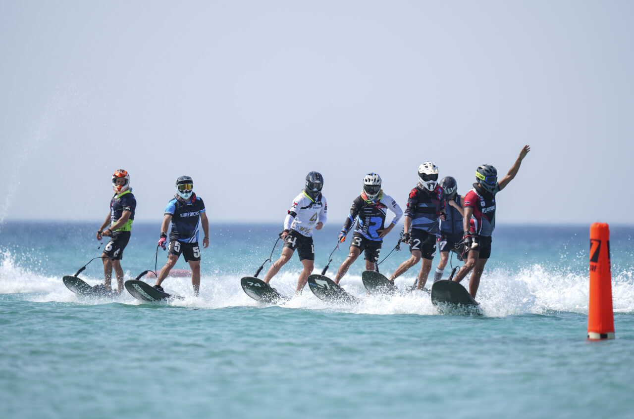 İZMİR (AA) – Türkiye'de ilk kez Çeşme'de gerçekleştirilen Dünya Motosurf