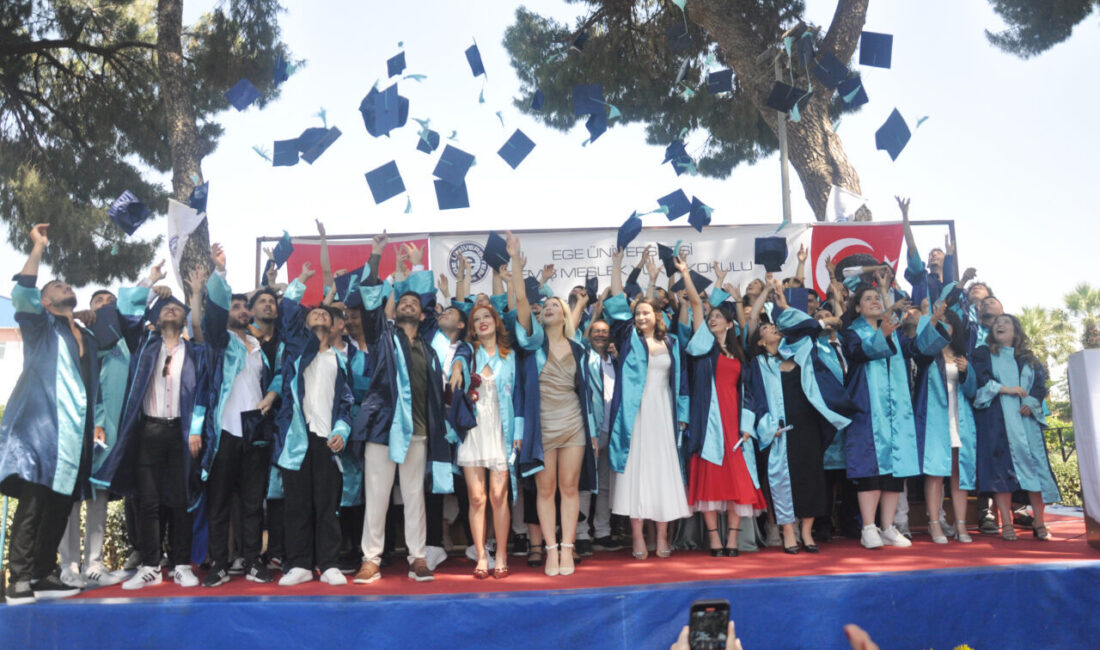 İZMİR (AA) – Ege Üniversitesi (EÜ) Ödemiş Meslek Yüksekokulu'ndan mezun