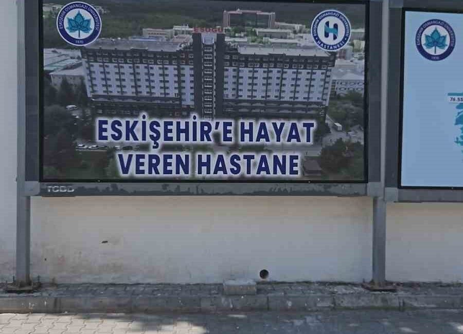 Eskişehir Osmangazi Üniversitesi (ESOGÜ) Tıp Fakültesi Hastanesi polikliniklerine 1 yılda