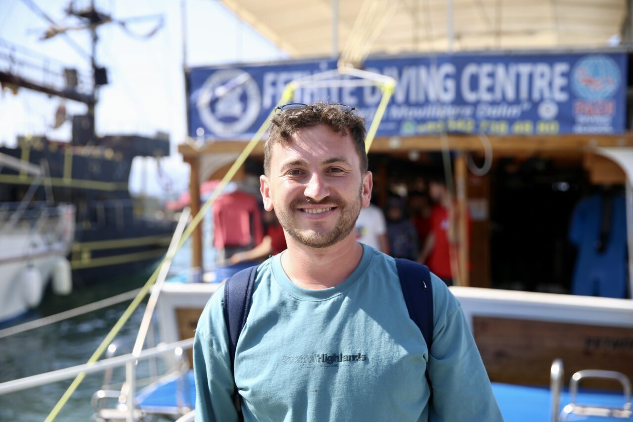 - Fethiye Dalış Merkezi'nden 3 yıldız dalgıç Alperen Beyaz:
- "Suyun