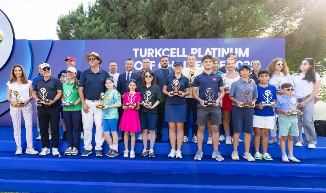 - Turkcell Genel Müdürü Ali Taha Koç:
- "Türkiye'nin Turkcell'i olarak