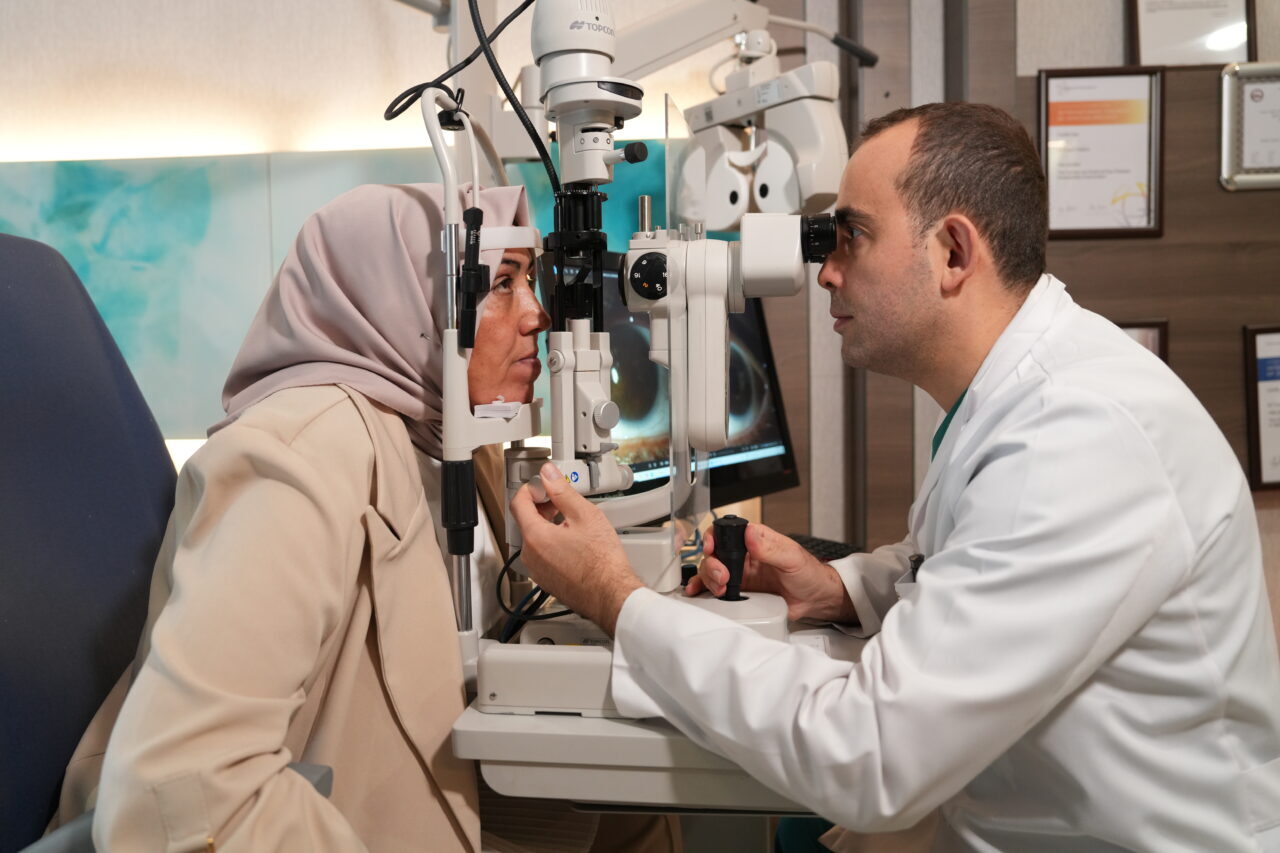 - Medipol Mega Üniversite Hastanesi'nden Göz Hastalıkları Uzmanı Prof. Dr.
