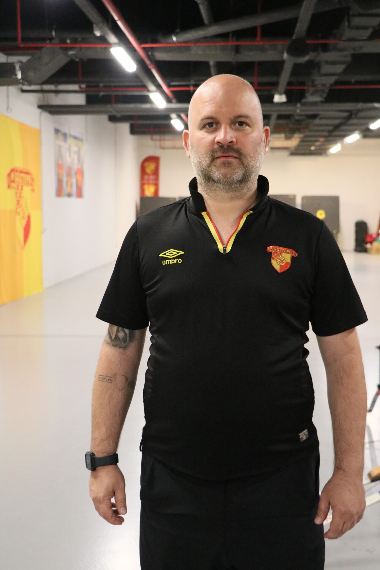 - Göztepe'nin olimpik branşlardan sorumlu sportif direktörü Deniz Durmaz:
"Bu bayrağı
