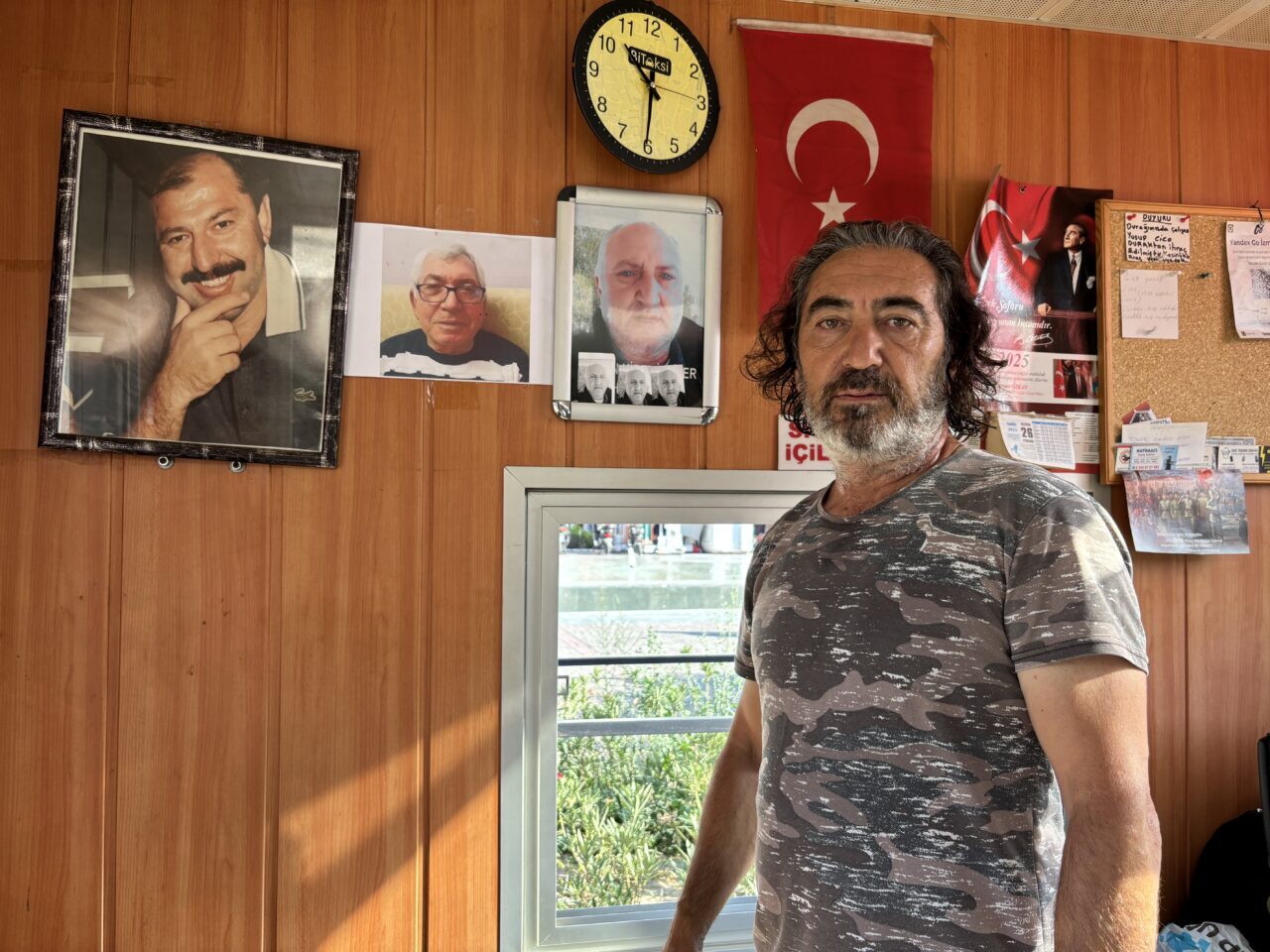 - İstasyon Taksi durağı sorumlusu Bahattin Karınca:
- "Durak başkanımız da