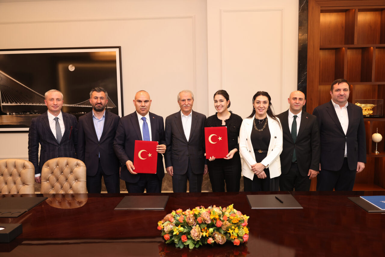 - İbrahim Çeçen Vakfı Kurucusu İbrahim Çeçen:
- "Yıllar içinde gördüm