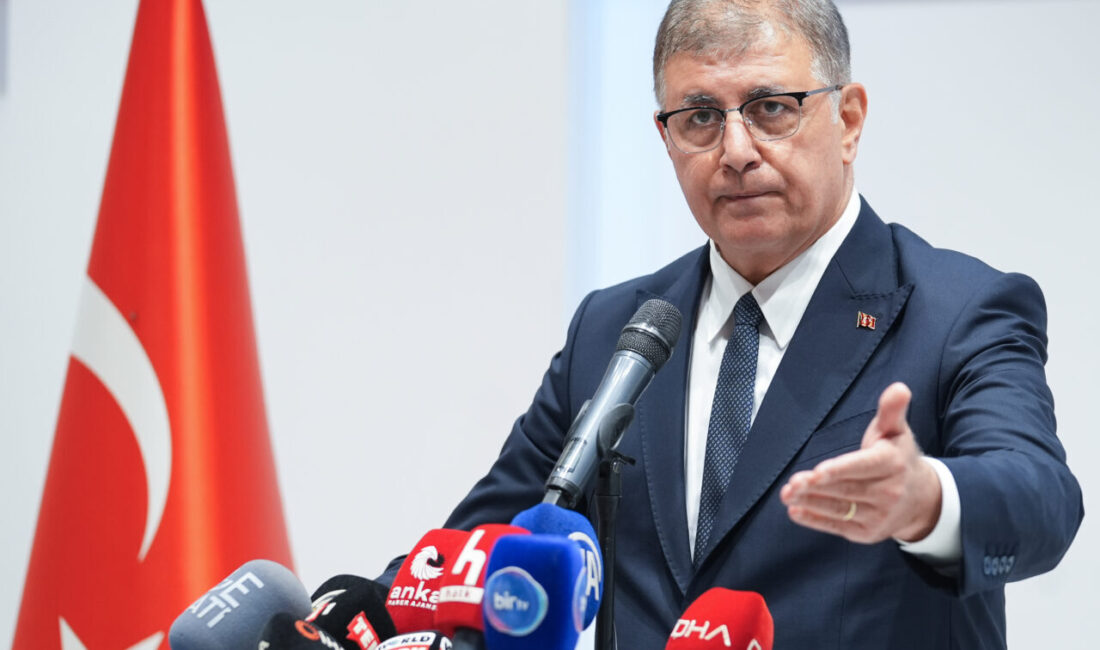 - Belediye Başkanı Cemil Tugay:
-  "Bugün 1030 civarında çalışanla