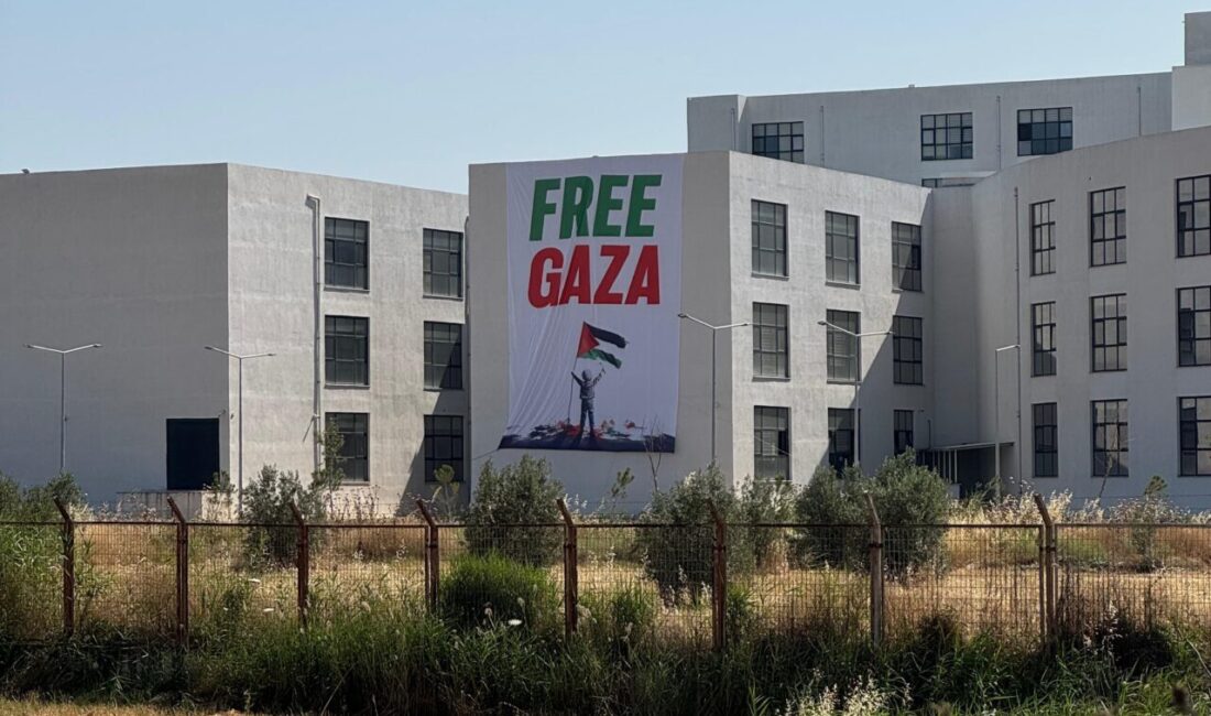 İZMİR (AA) – İzmir Katip Çelebi Üniversitesi (İKÇÜ), "Free Gaza"