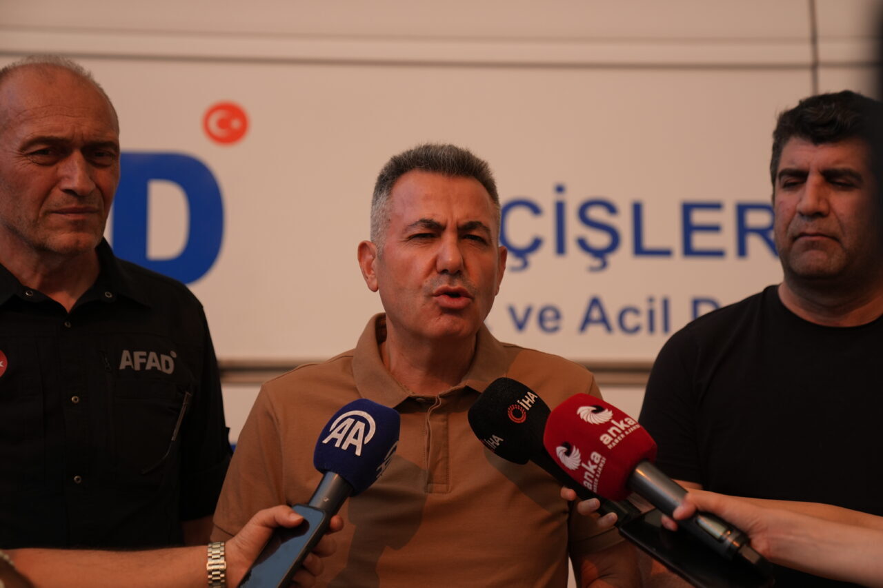 - "70 ile 117 kilometre arasında değişen rüzgar hızı dolayısıyla