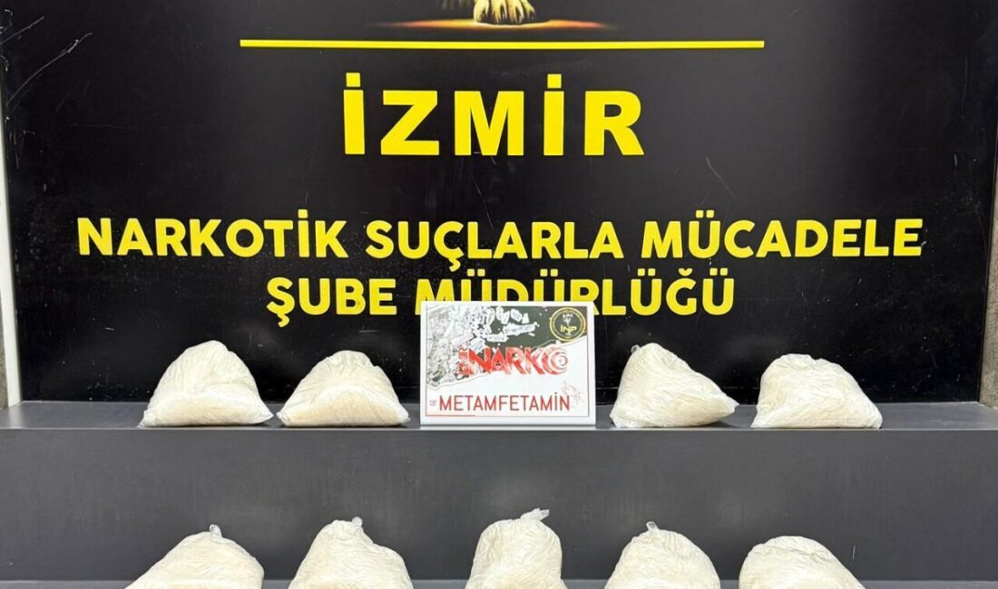 İZMİR (AA) – İzmir'in Menemen ilçesinde bir araçta 10 kilo