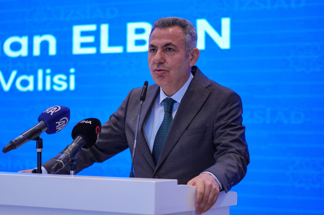 - Ticaret Bakan Yardımcısı Mahmut Gürcan:
- "(İstanbul Sarıyer'deki bir markette