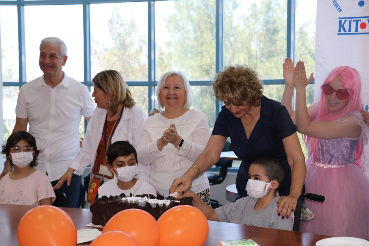 İZMİR (AA) – Kemik İliği Transplantasyon ve Onkoloji Merkezi Kurma