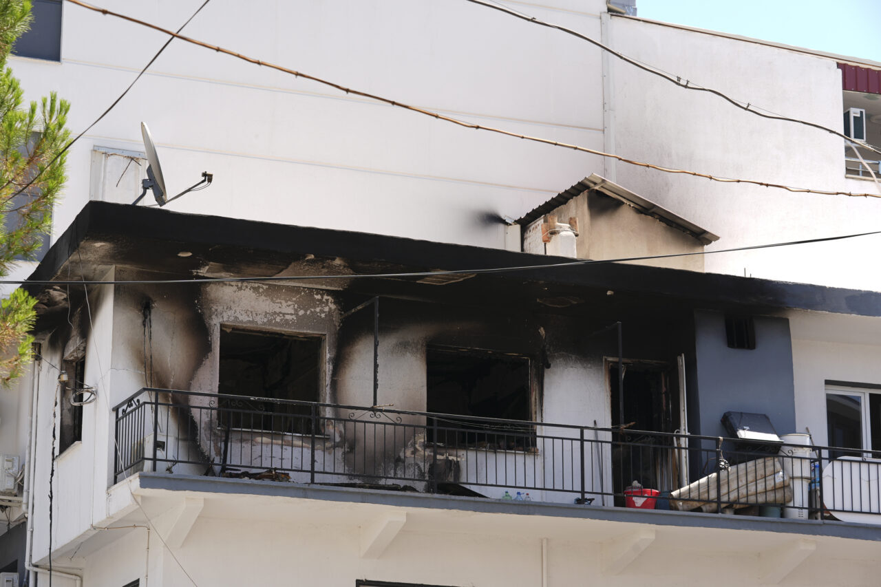 İZMİR (AA) – İzmir'in Bornova ilçesinde KOAH hastası kadın, evinde
