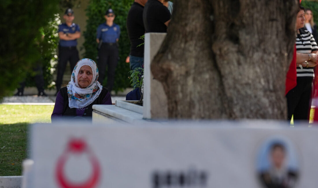 - Emekli polis memuru ve şehit babası Osman Demirkollu:
- "Çocuğunu