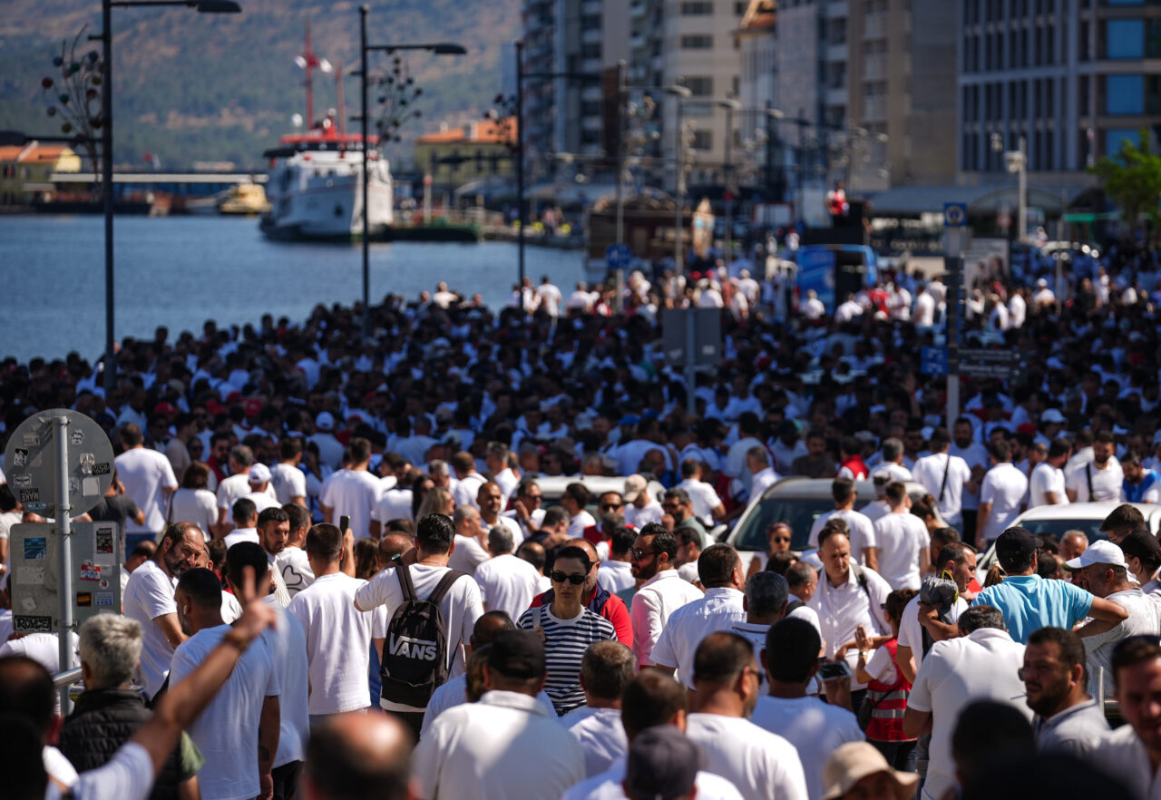 - Genel-İş İzmir 2 No'lu Şube Başkanı Ercan Gül:
- "Koskoca