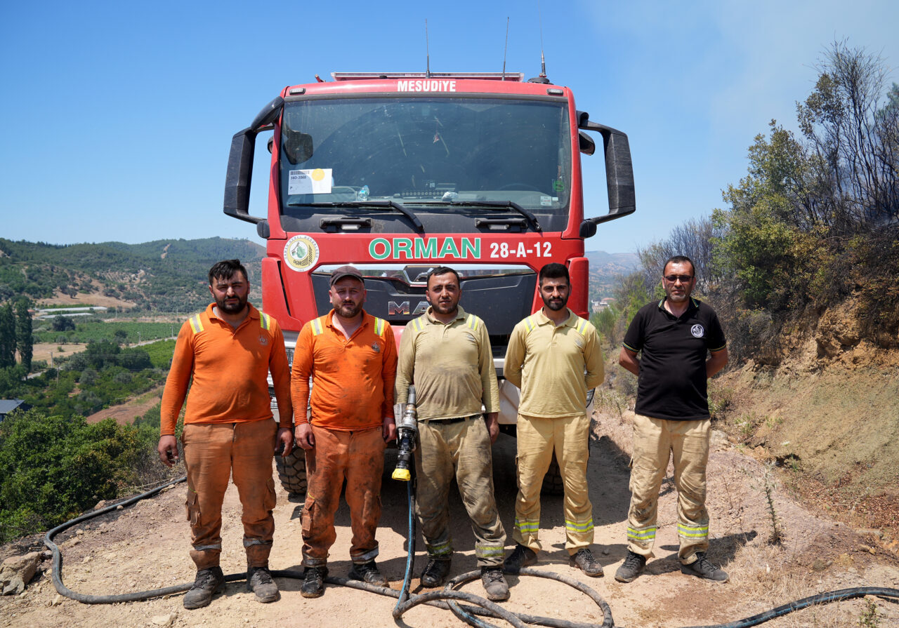 - Akhisar'ın ardından Seferihisar'daki yangına müdahale eden Giresunlu orman işçileri,